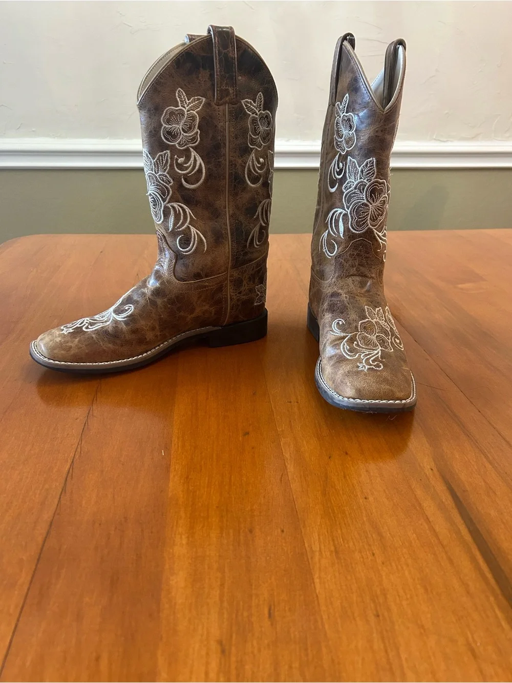 Shyanne Little Lasy Floral Embroidered Western Boots Brown Size 6Y
